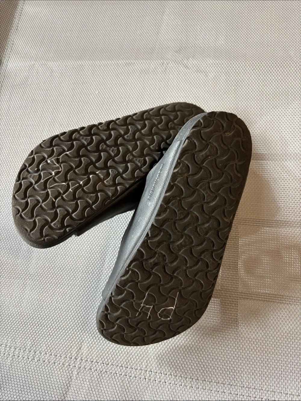 Birkenstock Black Two-Strap Adjustable Slide Sandals kids sz 1